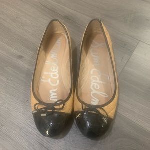Sam Edelman beige/ black quilted flats in size 9